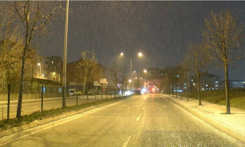İstanbul’da kar yağışı etkili oldu