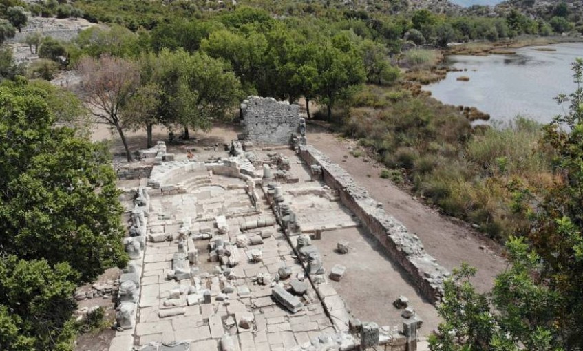Kaunos Antik Kenti'nde kilisedeki Bizans mezarları gün yüzüne çıkarılıyor